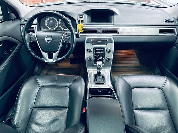 Volvo XC70 7 of 19