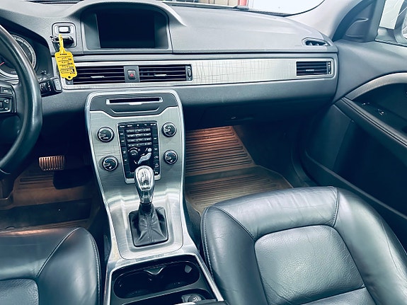Volvo XC70 10 of 19