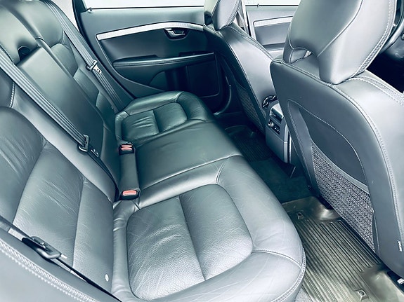 Volvo XC70 17 of 19