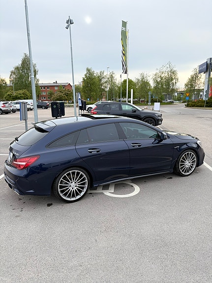 Mercedes-Benz CLA45 5 of 8