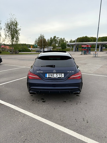 Mercedes-Benz CLA45 4 of 8