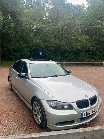 BMW 318i 3 of 5