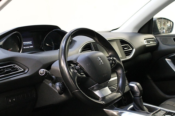 Peugeot 308 8 of 11