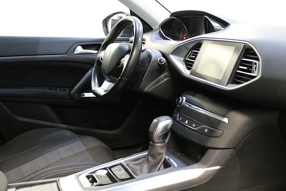 Peugeot 308 9 of 11