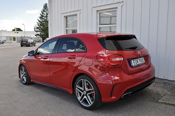 Mercedes-Benz A45 4 of 5