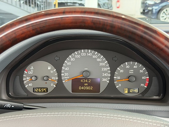 Mercedes-Benz CLK430 18 of 20