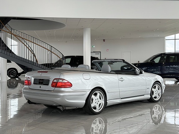 Mercedes-Benz CLK430 3 of 5