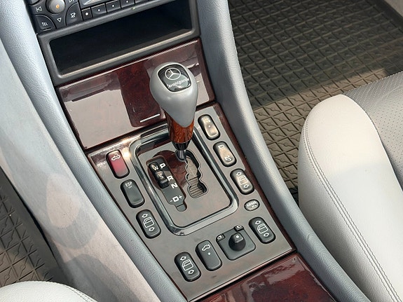 Mercedes-Benz CLK430 16 of 20