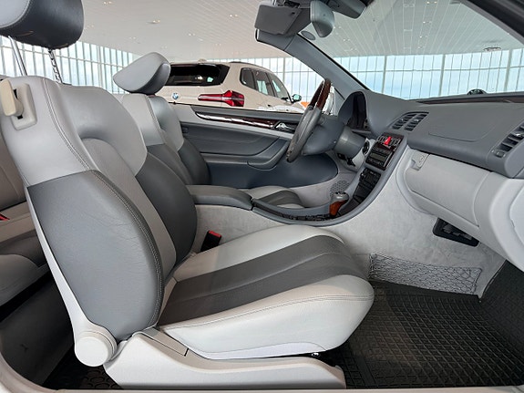 Mercedes-Benz CLK430 14 of 20