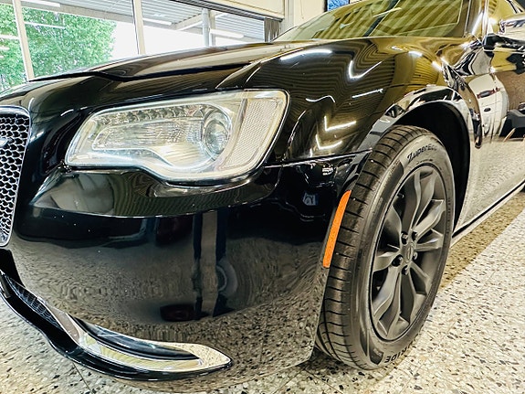 Chrysler 300C 24 of 25