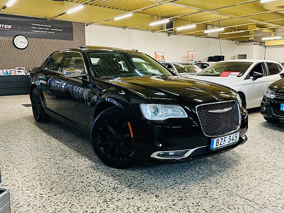 Chrysler 300C 4 of 25