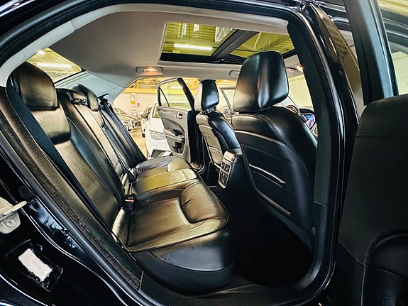 Chrysler 300C 9 of 25