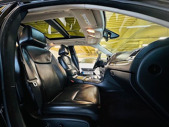 Chrysler 300C 7 of 25