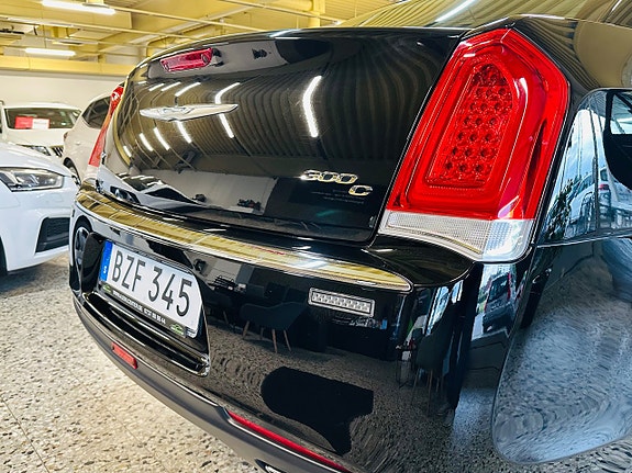 Chrysler 300C 22 of 25