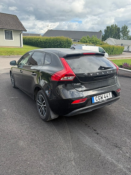 Volvo V40 4 of 5