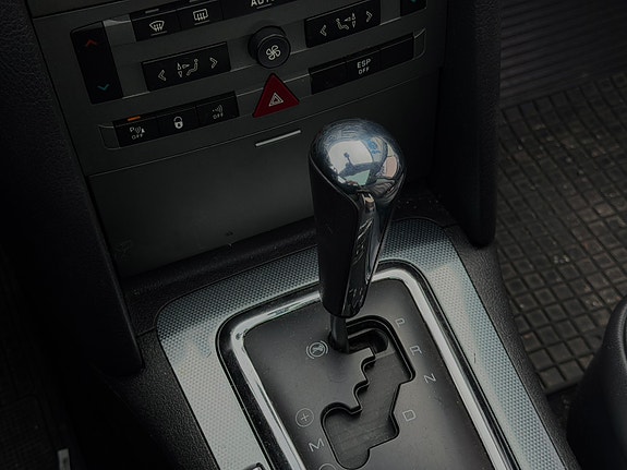 Peugeot 407 7 of 14