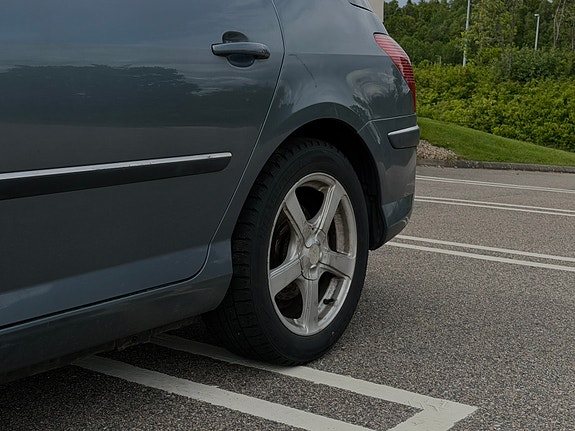 Peugeot 407 3 of 5