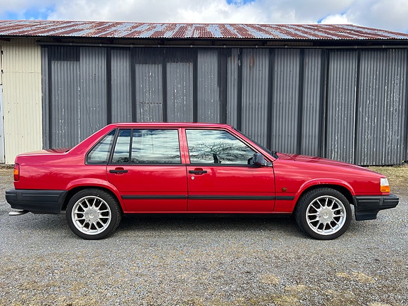 Volvo 940 2 of 4