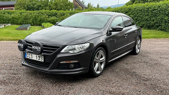 Volkswagen Passat CC 3 of 5