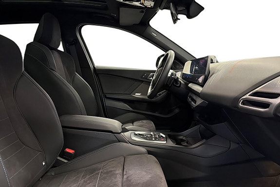 BMW 120 6 of 18