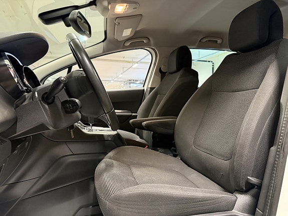 Peugeot 5008 14 of 18
