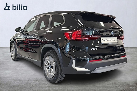 BMW iX1 2 of 18
