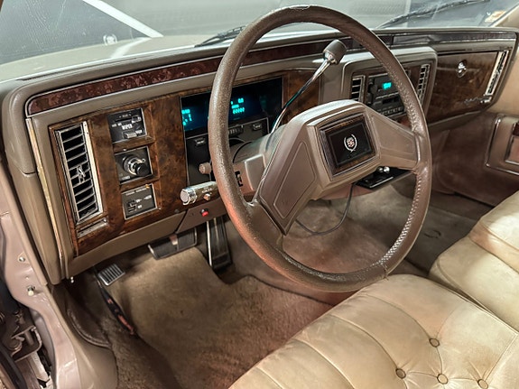 Cadillac Brougham 6 of 14