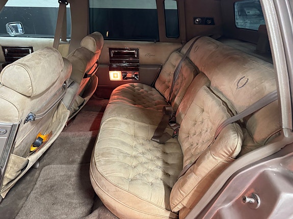 Cadillac Brougham 11 of 14