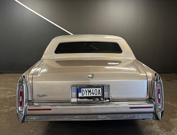 Cadillac Brougham 4 of 14