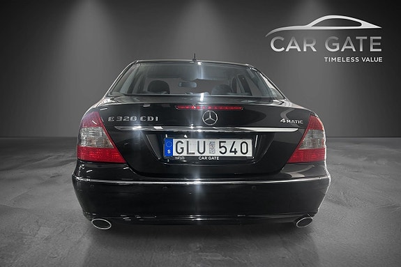 Mercedes-Benz E320 5 of 5