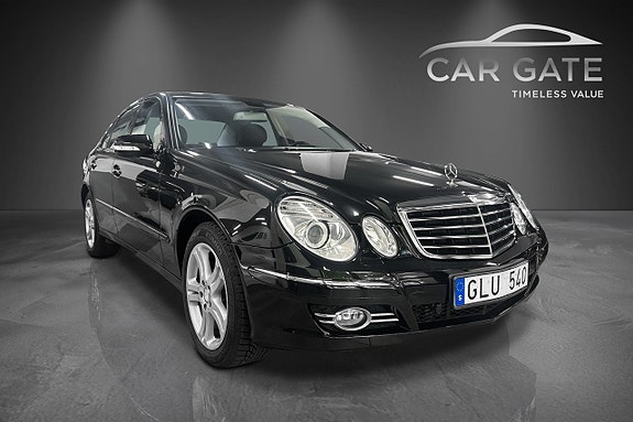 Mercedes-Benz E320 3 of 5