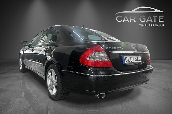 Mercedes-Benz E320 4 of 5