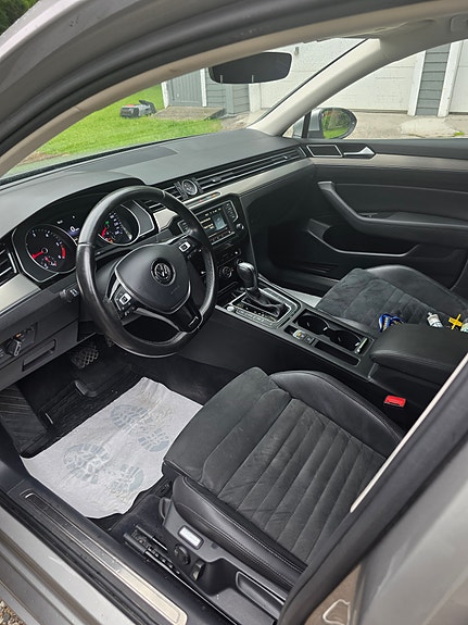 Volkswagen Passat 4 of 4