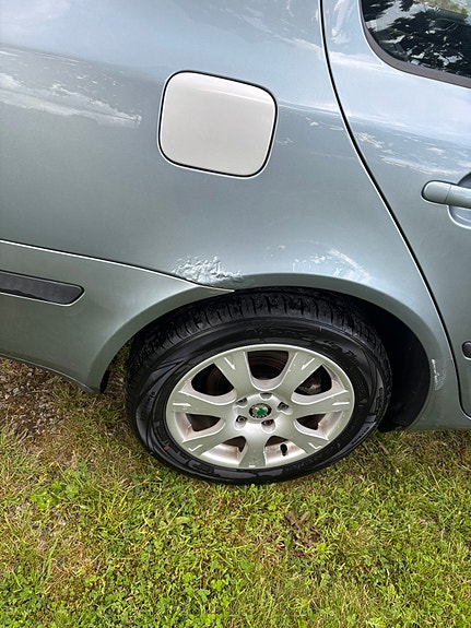 Skoda Octavia 2 of 5
