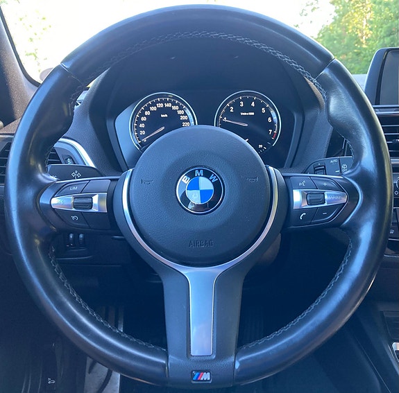BMW 118i 5 of 5