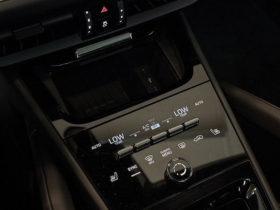 Porsche Cayenne 18 of 27