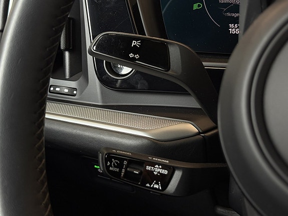 Porsche Cayenne 13 of 27