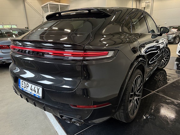 Porsche Cayenne 5 of 5