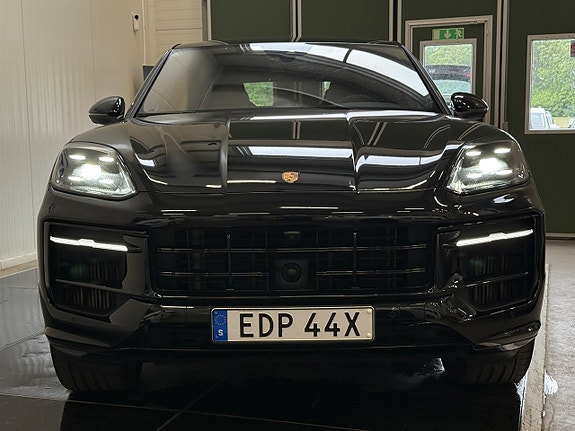 Porsche Cayenne 7 of 27