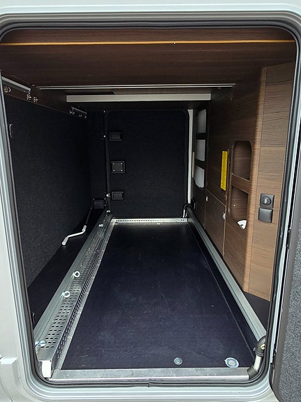 Adria MATRIX SUPREME 670SL. MB HYDR.STÖDBEN. ALDE. 2XAC. LITHIUM.DRAG 23 of 27