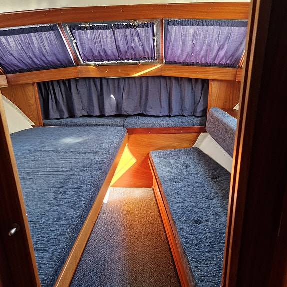 Coronet Oceanfarer 32 7 of 10