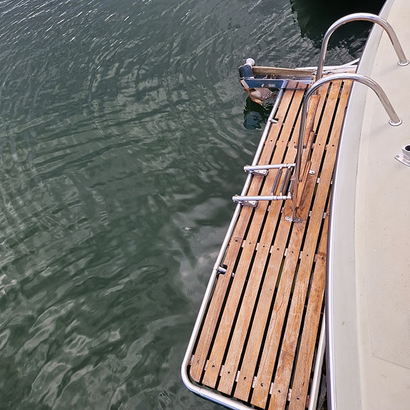Coronet Oceanfarer 32 8 of 10