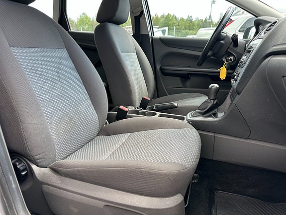 Ford Focus 13 of 17