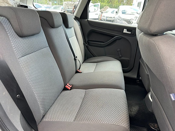 Ford Focus 14 of 17