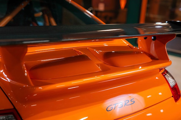 Porsche 911 18 of 30