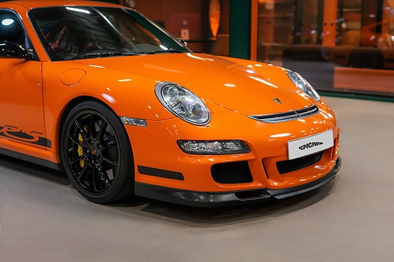 Porsche 911 2 of 5