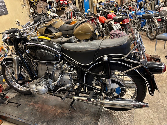 BMW R69S 2 of 5