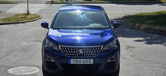 Peugeot 3008 2 of 5