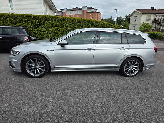 Volkswagen Passat 2 of 5