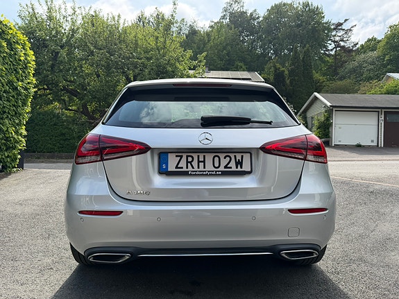 Mercedes-Benz A180 4 of 5
